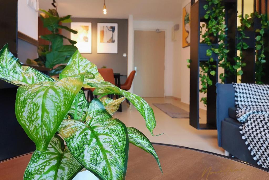 Nowhere 2Br & 2Bath Apartment With Balcony @ Reizz Residences Kuala Lumpur Dış mekan fotoğraf