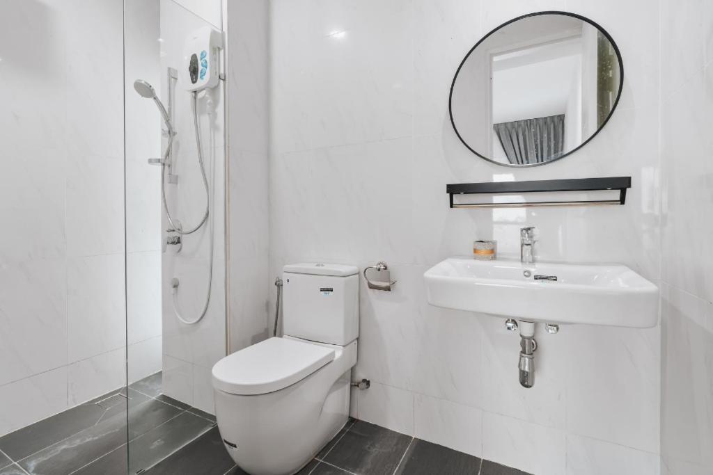 Nowhere 2Br & 2Bath Apartment With Balcony @ Reizz Residences Kuala Lumpur Dış mekan fotoğraf